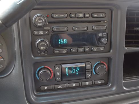 Used 2006 Chevrolet Silverado 2500 W/T AWD/4WD image 22