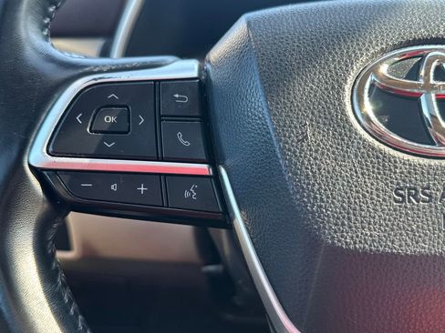 Used 2022 Toyota Highlander XLE image 20