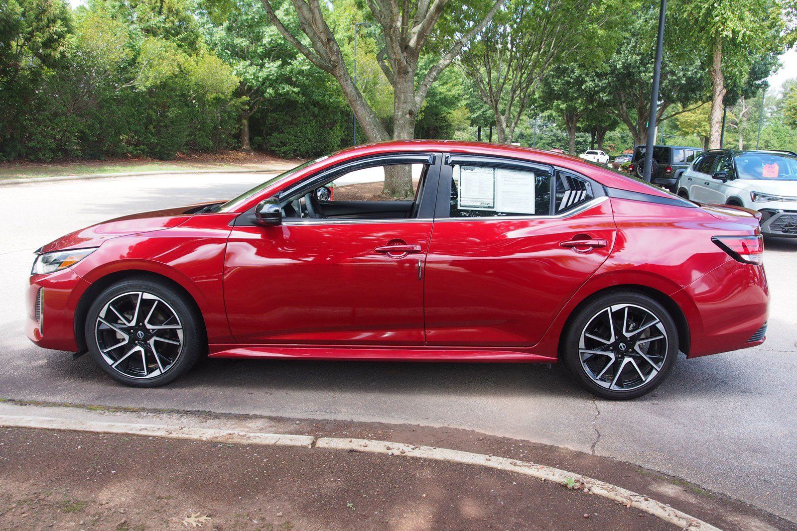 Used 2024 Nissan Sentra SR FWD image 4