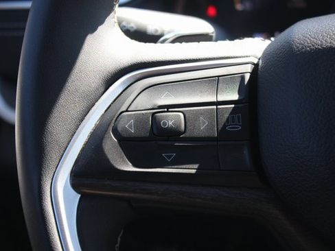 Used 2024 Jeep Grand Cherokee Limited image 11