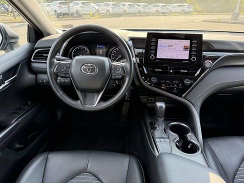 Used 2023 Toyota Camry SE FWD image 8