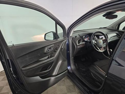 Used 2021 Chevrolet Trax LT w/ Driver Confidence Package image 10