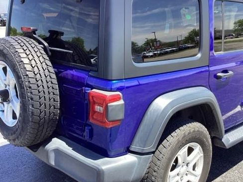 Used 2018 Jeep Wrangler Unlimited Sport AWD/4WD image 8