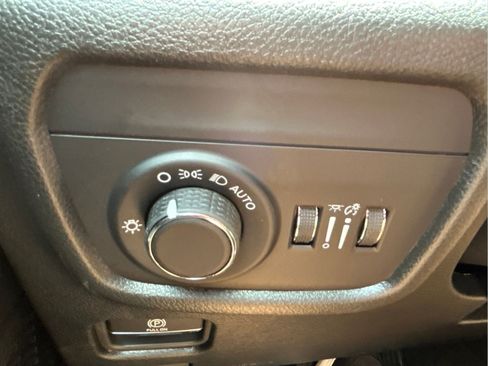 New 2026 Jeep Grand Cherokee 2WD image 25