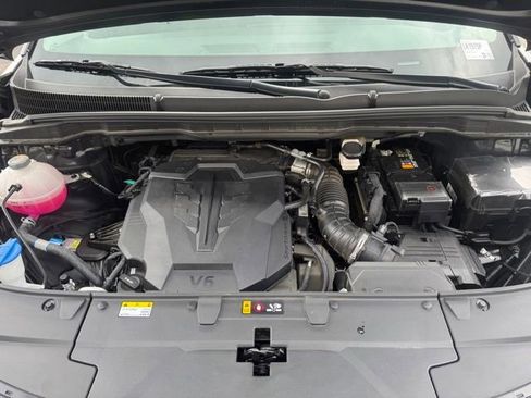 Used 2025 Kia Carnival image 16