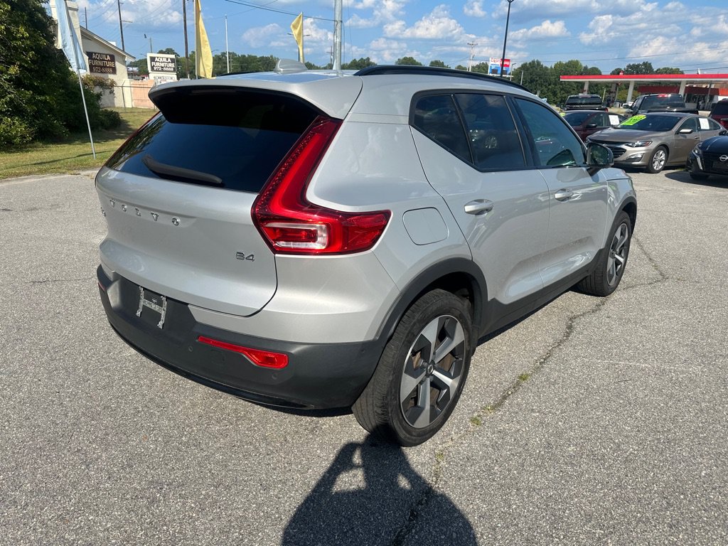 Used 2023 Volvo XC40 B4 Ultimate FWD image 5