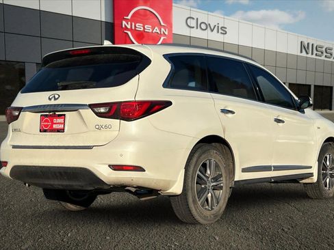 Used 2019 INFINITI QX60 Luxe w/ Essential Package image 3