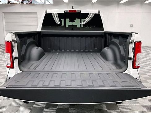 Used 2022 RAM 1500 Big Horn AWD/4WD image 32