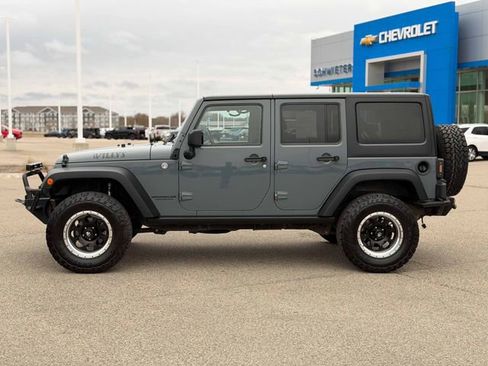 Used 2015 Jeep Wrangler Unlimited Sport image 9