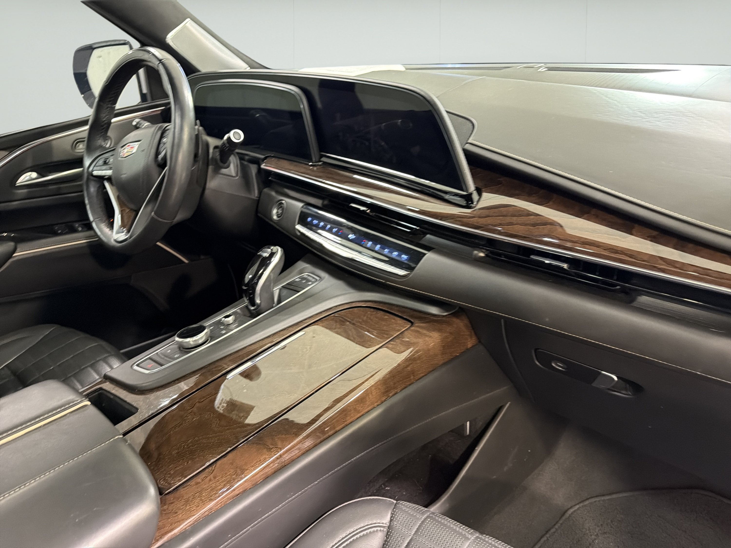 Used 2021 Cadillac Escalade ESV Sport Platinum w/ Heavy-Duty Trailer Package AWD/4WD image 17