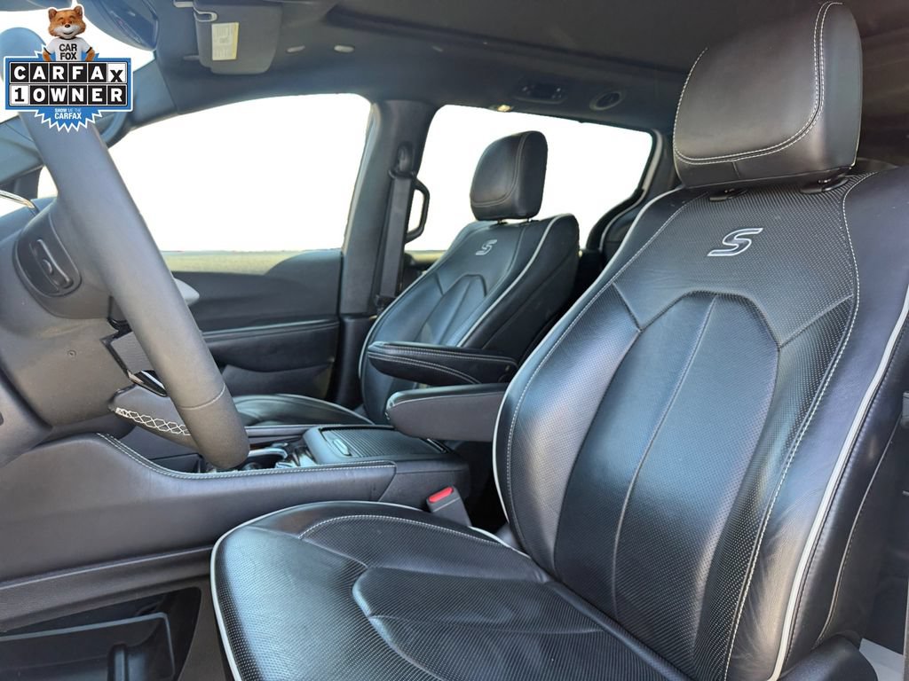 Used 2025 Chrysler Pacifica Limited FWD image 9
