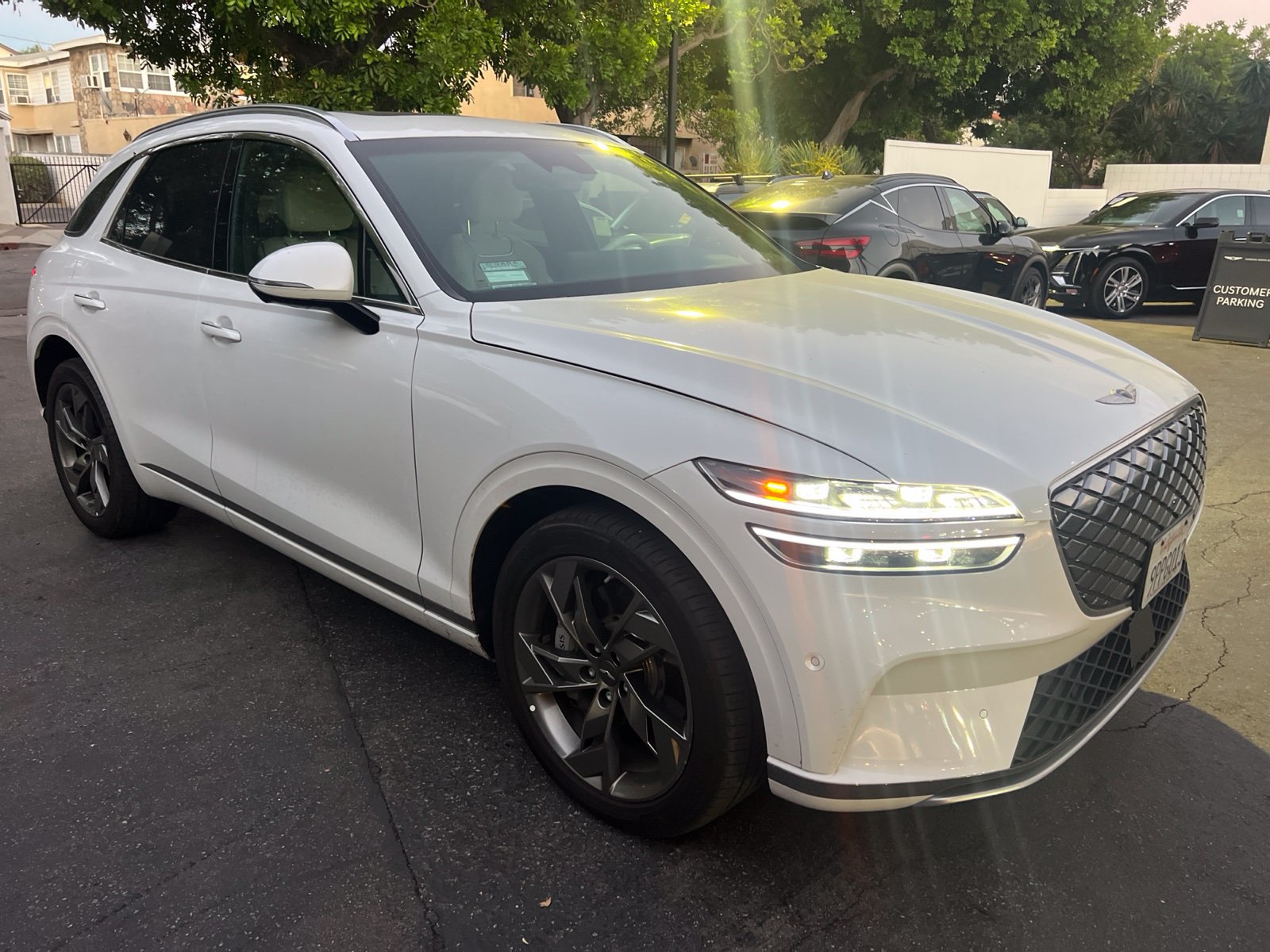 Used 2025 Genesis Electrified GV70 AWD/4WD image 7