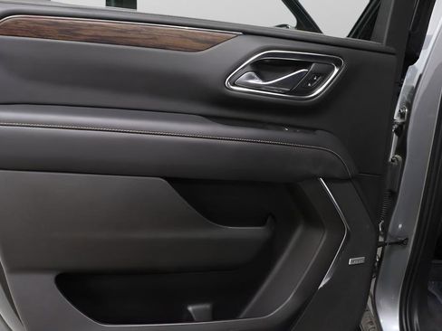 Used 2021 Chevrolet Suburban Premier AWD/4WD image 25