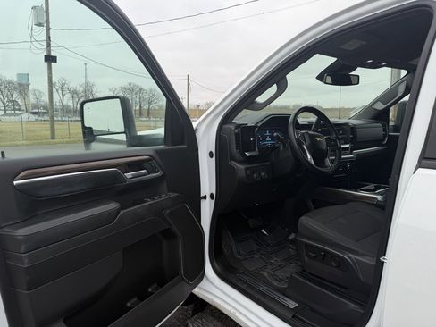 Used 2024 Chevrolet Silverado 3500 LT w/ Safety Package image 30