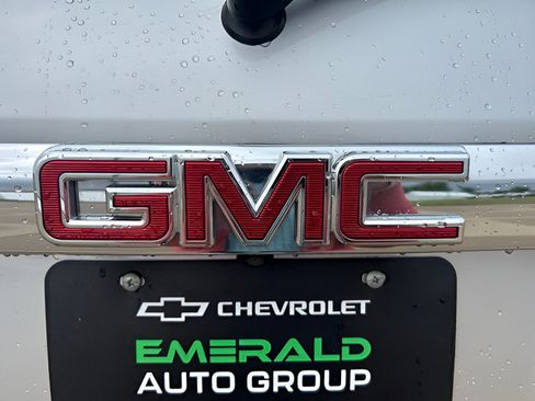 Used 2017 GMC Acadia SLE FWD image 30