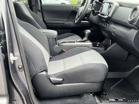 Used 2021 Toyota Tacoma TRD Off-Road w/ Technology Package AWD/4WD image 23