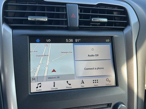 Used 2017 Ford Fusion SE w/ Fusion SE Technology Package FWD image 20
