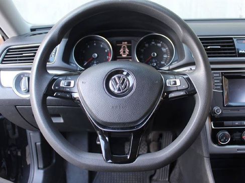 Used 2018 Volkswagen Passat 2.0T S w/ Driver Assistance Package FWD image 16