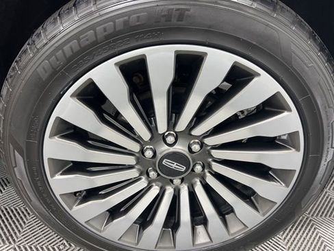 Certified 2023 Lincoln Navigator L Reserve AWD/4WD image 10