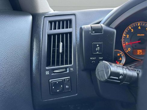 Used 2006 INFINITI FX35 2WD w/ (G02) Touring Pkg image 28