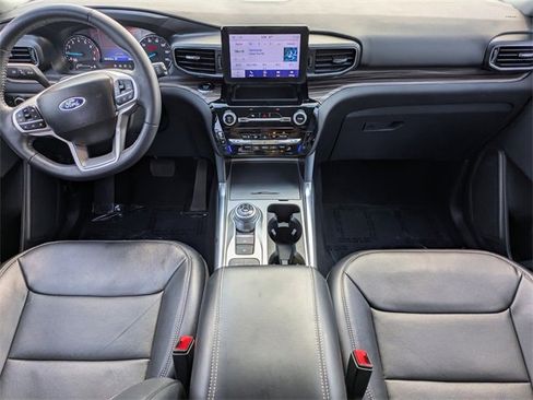 Used 2023 Ford Explorer Limited image 19