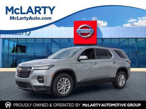 Used 2023 Chevrolet Traverse LT AWD/4WD image 1