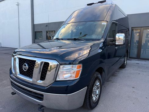 Used 2017 Nissan NV 3500 SL image 5