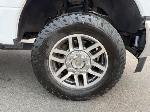 Used 2018 Ford F250 Lariat w/ Lariat Ultimate Package AWD/4WD image 24