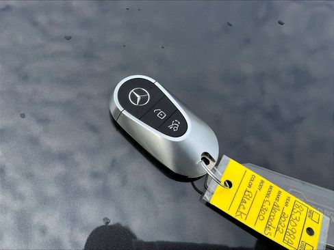 Used 2022 Mercedes-Benz C 300 Sedan image 37
