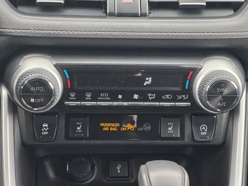 Used 2021 Toyota RAV4 XLE w/ XLE Grade Weather Package image 14