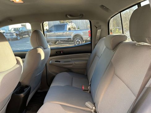 Used 2013 Toyota Tacoma PreRunner image 10