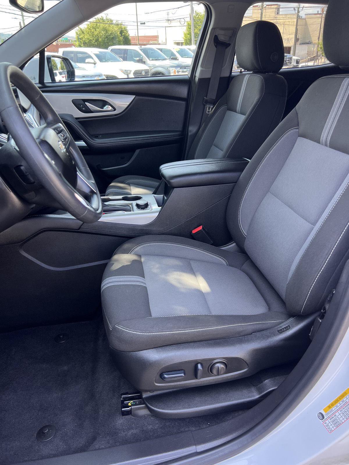 Used 2024 Chevrolet Blazer LT w/ Convenience Package FWD image 4