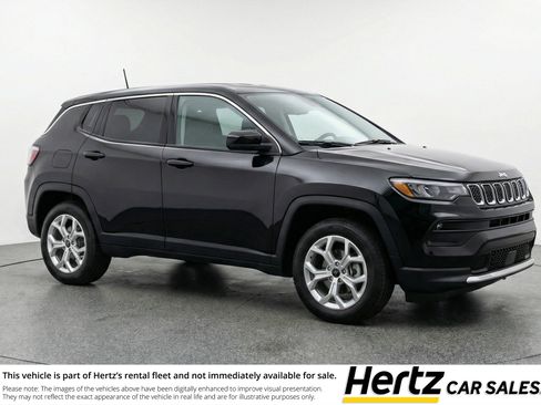 Used 2025 Jeep Compass Latitude image 1