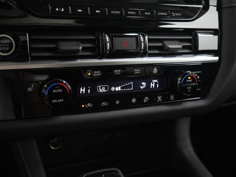 Used 2023 Nissan Pathfinder SL w/ SL Premium Package image 23