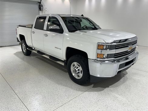Used 2015 Chevrolet Silverado 2500 LT image 2