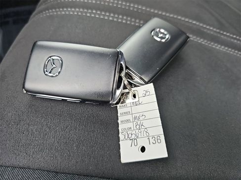 New 2025 MAZDA MX-5 Miata Club image 28