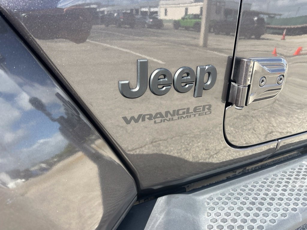 Used 2021 Jeep Wrangler Unlimited Sahara AWD/4WD image 20