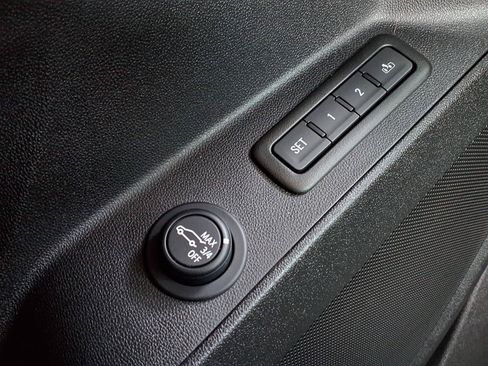 Used 2024 Chevrolet Equinox Premier AWD/4WD image 21