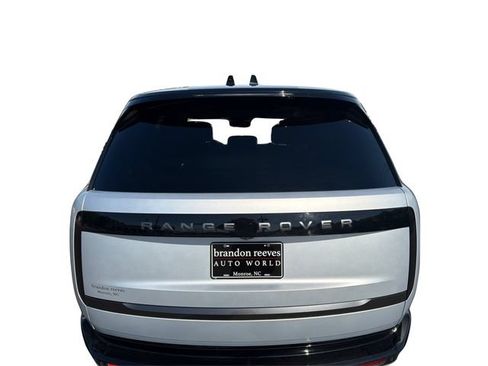 Used 2025 Land Rover Range Rover SE AWD/4WD image 29