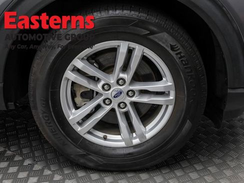 Used 2023 Ford Explorer XLT w/ Equipment Group 202A image 31