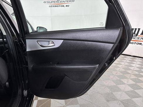 Used 2023 Kia Forte LXS w/ LXS Technology Package FWD image 23