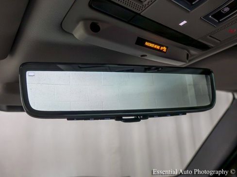 Used 2021 Land Rover Defender 110 SE image 15