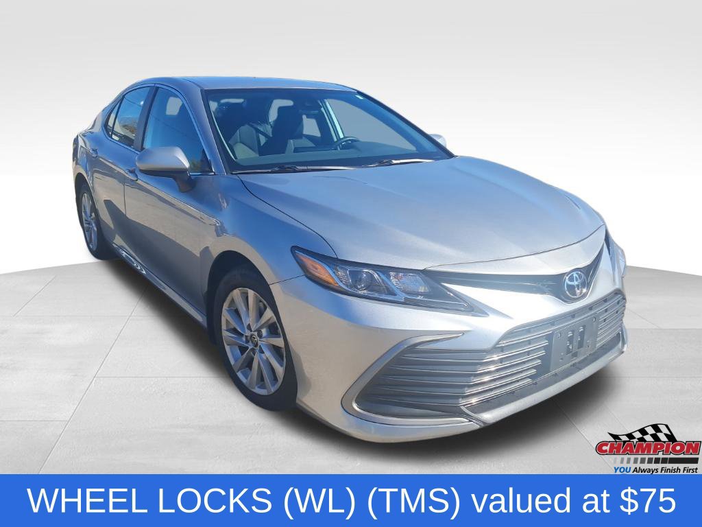 Used 2023 Toyota Camry LE AWD/4WD image 9