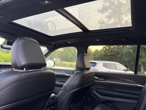 New 2025 Jeep Grand Cherokee L Limited w/ Black Appearance Package image 24