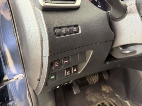 Used 2015 Nissan Rogue SV image 20