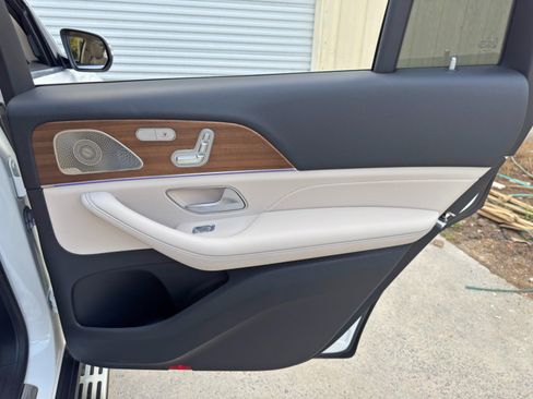 Used 2023 Mercedes-Benz GLS 450 4MATIC image 55