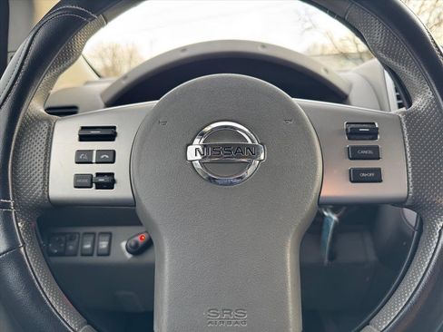 Used 2018 Nissan Frontier SV image 16