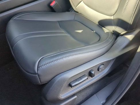 New 2026 Honda Pilot Touring image 13