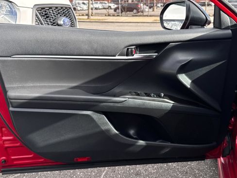 Used 2022 Toyota Camry SE w/ Audio Upgrade Package image 12