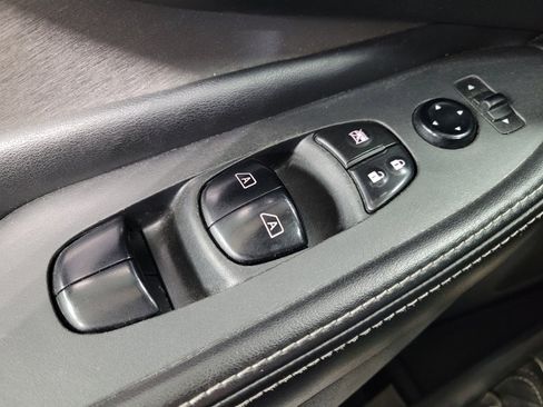 Used 2022 Nissan Murano S image 27